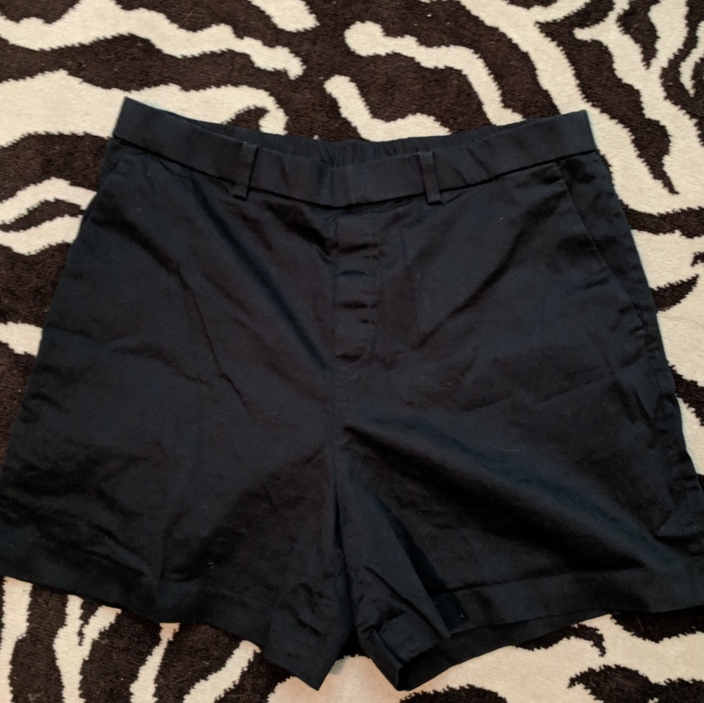 Uniqlo black shorts